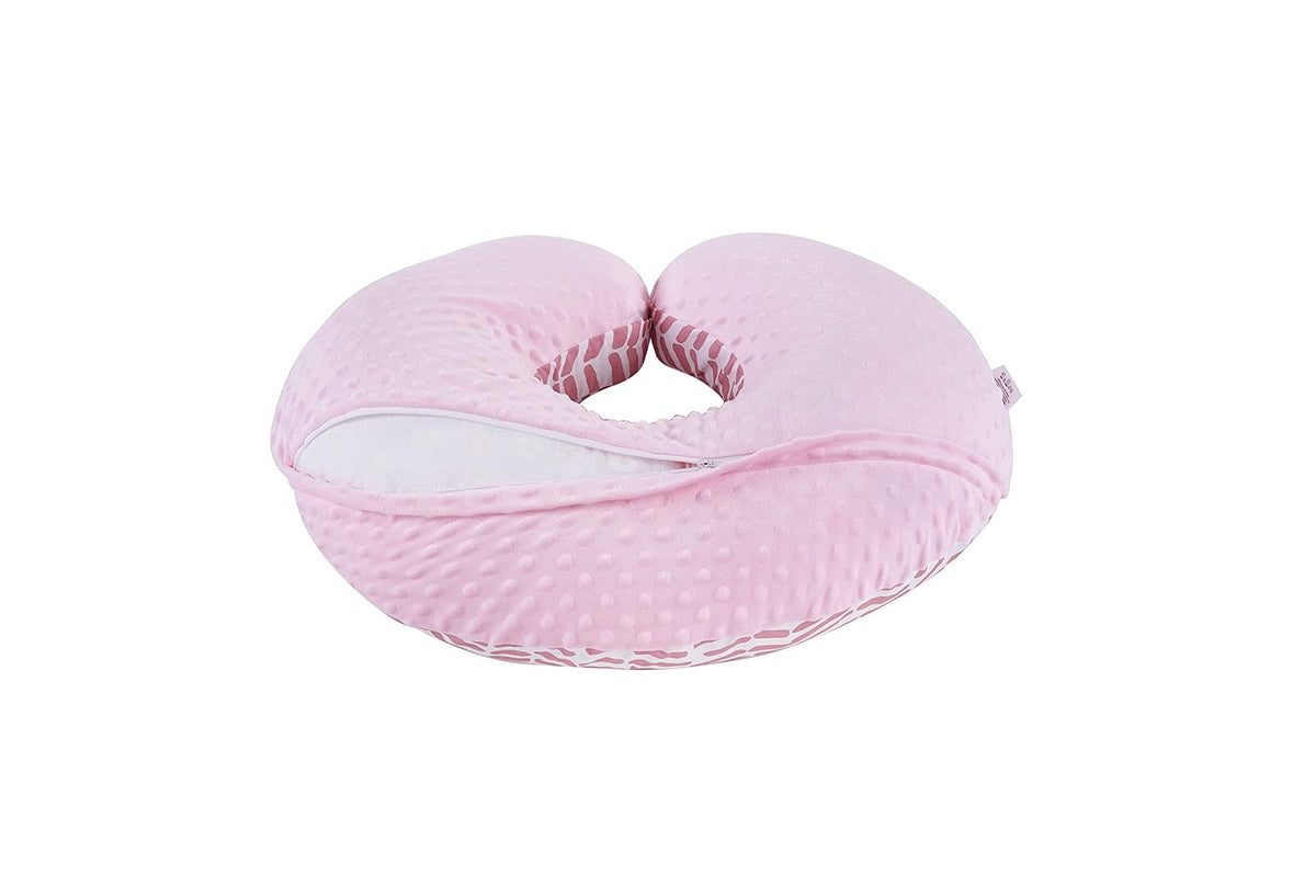 http://www.milamillie.com/cdn/shop/products/MINKYNursingPillowCoverPINKHERRINGBONE-6_1200x1200.jpg?v=1642600880